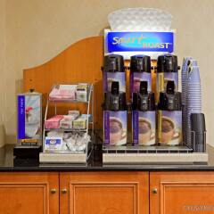 Holiday Inn Express Hotel & Suites Reading гостиничный бар