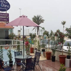 Отель Dana Al Buhaira Beach Hotel ОАЭ, Шарджа - отзывы, цены и фото номеров - забронировать отель Dana Al Buhaira Beach Hotel онлайн бассейн