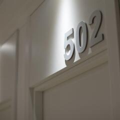 Отель NeoMagna Madrid сейф в номере