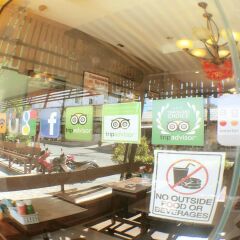 I-kroon Café & Hotel развлечения