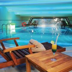 Отель Wyndham Istanbul Old City бассейн