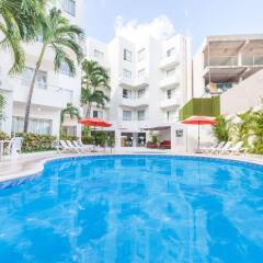 Отель Ramada Cancun City Мексика, Канкун - 1 отзыв об отеле, цены и фото номеров - забронировать отель Ramada Cancun City онлайн бассейн
