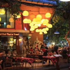 Отель Villa Cha Cha Rambuttri Бангкок развлечения