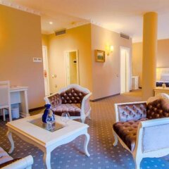 Отель Lot Boutique Hotel Албания, Тирана - отзывы, цены и фото номеров - забронировать отель Lot Boutique Hotel онлайн интерьер отеля