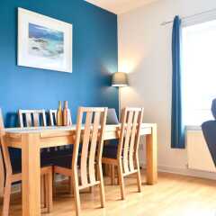 Отель Beautiful Edinburgh Flat With 2 Double Bedrooms Великобритания, Эдинбург - отзывы, цены и фото номеров - забронировать отель Beautiful Edinburgh Flat With 2 Double Bedrooms онлайн комната для гостей фото 2