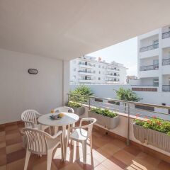 Отель Apartamentos Checkin Beatrix балкон