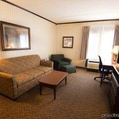 Hampton Inn Carlstadt-At The Meadowlands in Carlstadt, United States of America from 251$, photos, reviews - zenhotels.com guestroom