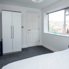 Отель Beautiful 1 Bed Flat in Heart of Chorlton комната для гостей фото 2