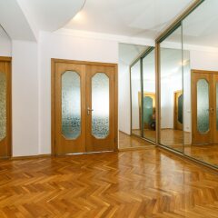 Гостиница 4-Room Apartment Kiev Opera View Украина, Киев - отзывы, цены и фото номеров - забронировать гостиницу 4-Room Apartment Kiev Opera View онлайн фитнесс-зал