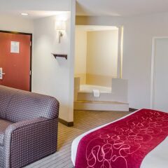 Отель Comfort Suites Saraland комната для гостей фото 5