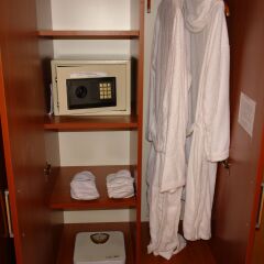 Garni Hotel Fineso сейф в номере