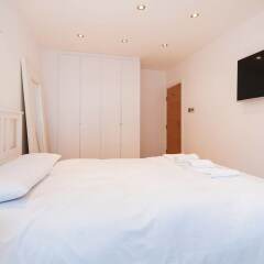 Отель Bright New Flat Perfect Location! Великобритания, Лондон - отзывы, цены и фото номеров - забронировать отель Bright New Flat Perfect Location! онлайн комната для гостей фото 3