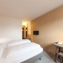 Novum Hotel München Am Hauptbahnhof Мюнхен сейф в номере