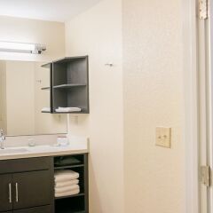 Отель Candlewood Suites Bay City ванная фото 2