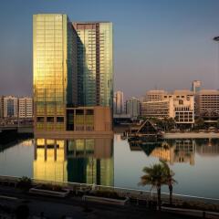 Отель Beach Rotana Hotel ОАЭ, Абу-Даби - 1 отзыв об отеле, цены и фото номеров - забронировать отель Beach Rotana Hotel онлайн балкон