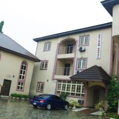 Отель Chisam Suites Annex парковка
