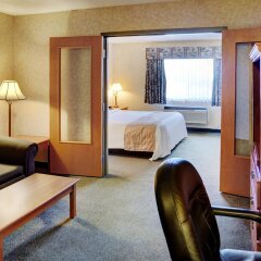 Отель Days Inn & Suites by Wyndham Brooks комната для гостей фото 2
