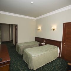 Отель Russia Hotel (Цахкадзор) Армения, Цахкадзор - отзывы, цены и фото номеров - забронировать отель Russia Hotel (Цахкадзор) онлайн сейф в номере