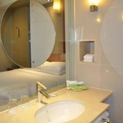 Отель Courtyard by Marriott Bangkok ванная фото 2