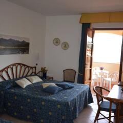Отель Albergo Le Briciole Проччио комната для гостей фото 4