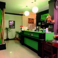 Отель Thana Patong Guesthouse интерьер отеля