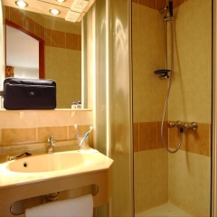 Отель Kyriad Nice Port ванная