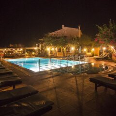 Meldi Hotel бассейн