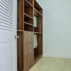 Отель New Kingston Guest Apt at Sonoma Estate удобства в номере