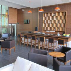 Nhi Phi Hotel гостиничный бар