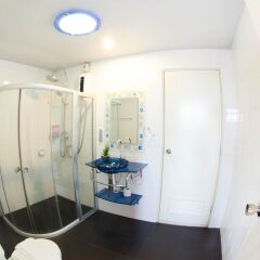 Отель Luna Guesthouse and Travel бассейн