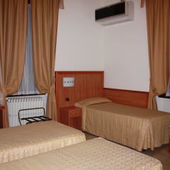 Piccolo Hotel сейф в номере