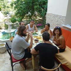 Lotus Garden Hostel Турция, Измир - отзывы, цены и фото номеров - забронировать отель Lotus Garden Hostel онлайн питание фото 2