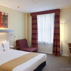 Отель Holiday Inn Express - Edinburgh City Centre Великобритания, Эдинбург - отзывы, цены и фото номеров - забронировать отель Holiday Inn Express - Edinburgh City Centre онлайн комната для гостей фото 3