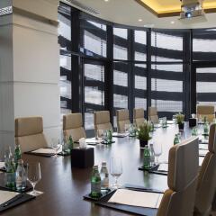 Отель Pearl Rotana Capital Centre