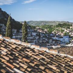 Berat Backpackers Hostel Берат пляж