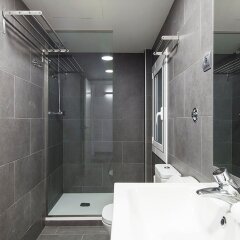 Отель AB Paral·lel Spacious Apartments Испания, Барселона - отзывы, цены и фото номеров - забронировать отель AB Paral·lel Spacious Apartments онлайн ванная фото 2