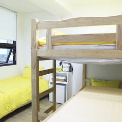 Отель 24 Guesthouse Cheonggyecheon сейф в номере