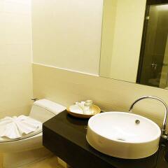 Отель The Pago Design Hotel Phuket Таиланд, Пхукет - отзывы, цены и фото номеров - забронировать отель The Pago Design Hotel Phuket онлайн ванная