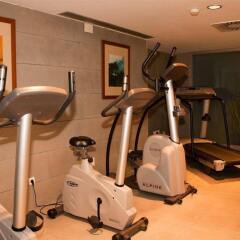 Hotel ILUNION Malaga фитнесс-зал фото 3
