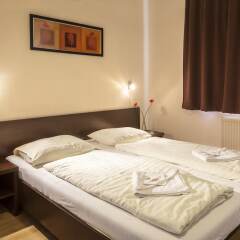 Отель Prater Residence сейф в номере