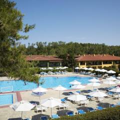 Simantro Beach Hotel бассейн фото 3