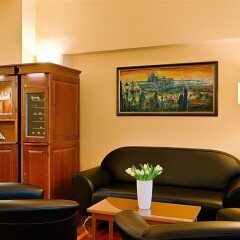 Отель Cloister Inn Прага гостиничный бар