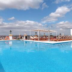 Tryp Sevilla Macarena Hotel бассейн фото 2