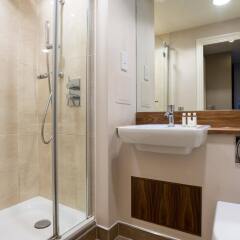 Отель onefinestay - Bloomsbury private homes Лондон ванная