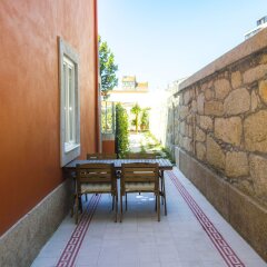 Отель Liiiving in Porto - Central Garden Flat Порту балкон