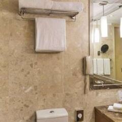 Отель Hilton Singapore (SG Clean) Сингапур, Сингапур - 1 отзыв об отеле, цены и фото номеров - забронировать отель Hilton Singapore (SG Clean) онлайн ванная фото 2