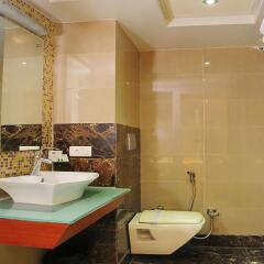 Отель Trimrooms Palm D'or Индия, Нью-Дели - отзывы, цены и фото номеров - забронировать отель Trimrooms Palm D'or онлайн ванная фото 2