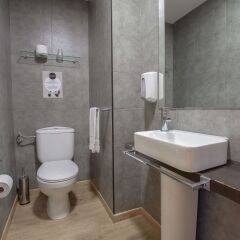 Отель Rooms Ciencias Испания, Валенсия - 1 отзыв об отеле, цены и фото номеров - забронировать отель Rooms Ciencias онлайн ванная