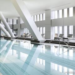 The Capitol Hotel Tokyu бассейн