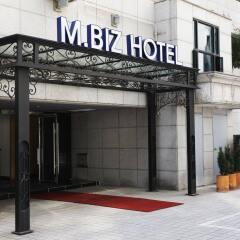 M.BIZ Hotel парковка